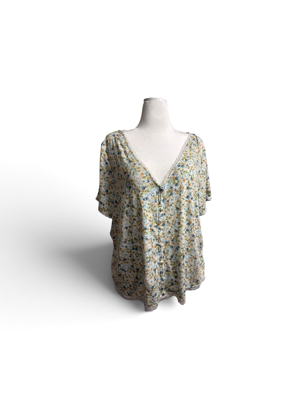 torrid super soft Yellow Floral V-Neck  Top size 4-4X/26